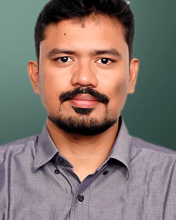 Portrait of Karthik Velu